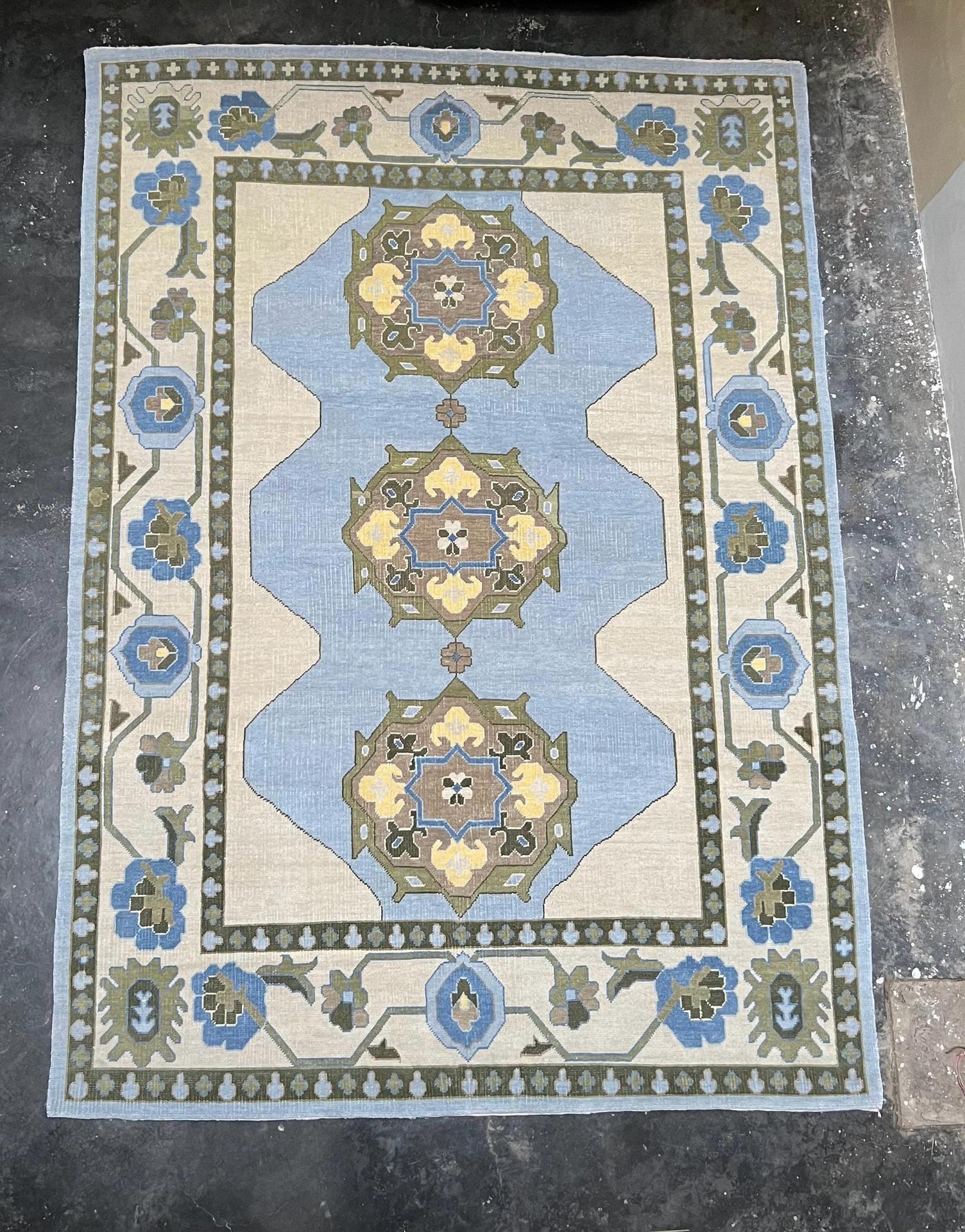 Traditional Motif Oushak Rug​